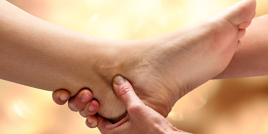 Kinesiologie Frauenfeld | Akupressur am Fuss