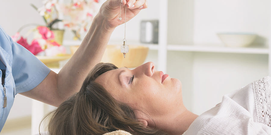 Hypnose Baden | Pendel über Kopf