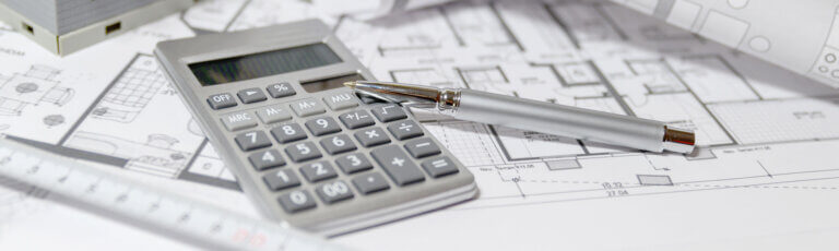 Umbau und Renovationen in Sursee | Taschenrechner, Stift und Bauplan